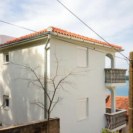 Branko Apartment Tisno