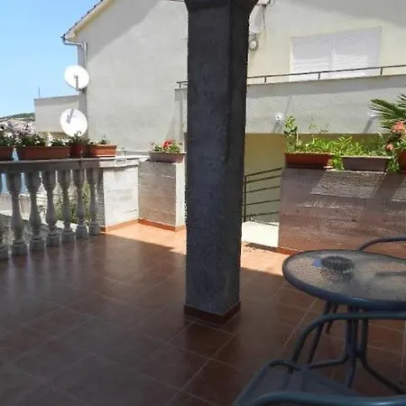 Apartment Branko Tisno