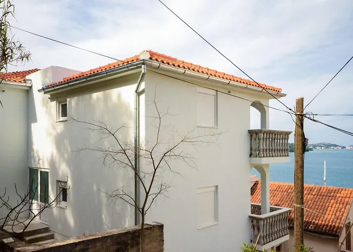 Branko Apartment Tisno