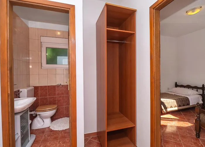 Branko Apartment Tisno